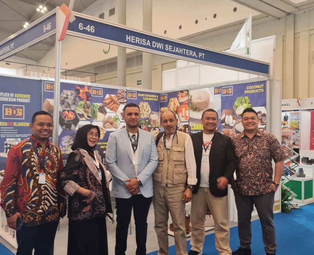 Buyer and Libya Embassy @ TEI 2024.jpg